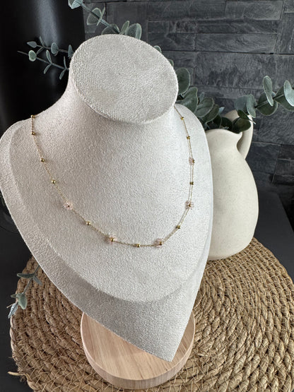 Collier fleures roses