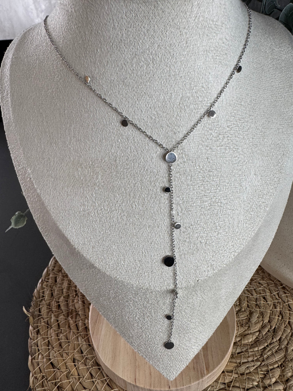 Collier cravate argenté