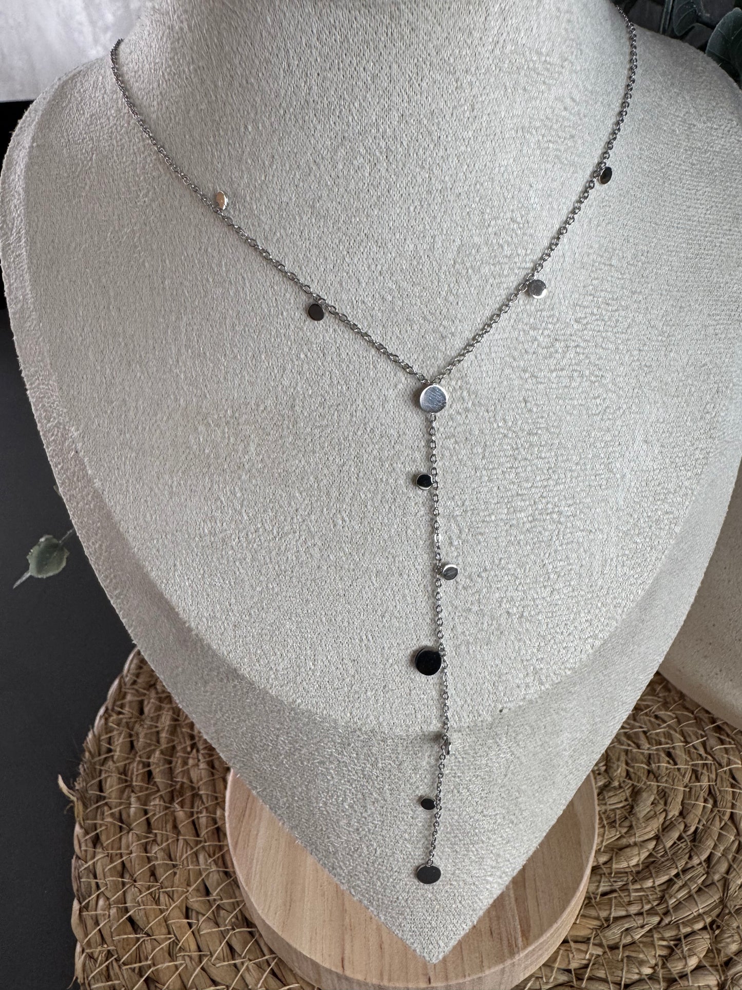 Collier cravate argenté