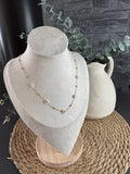 Collier fleures blanches