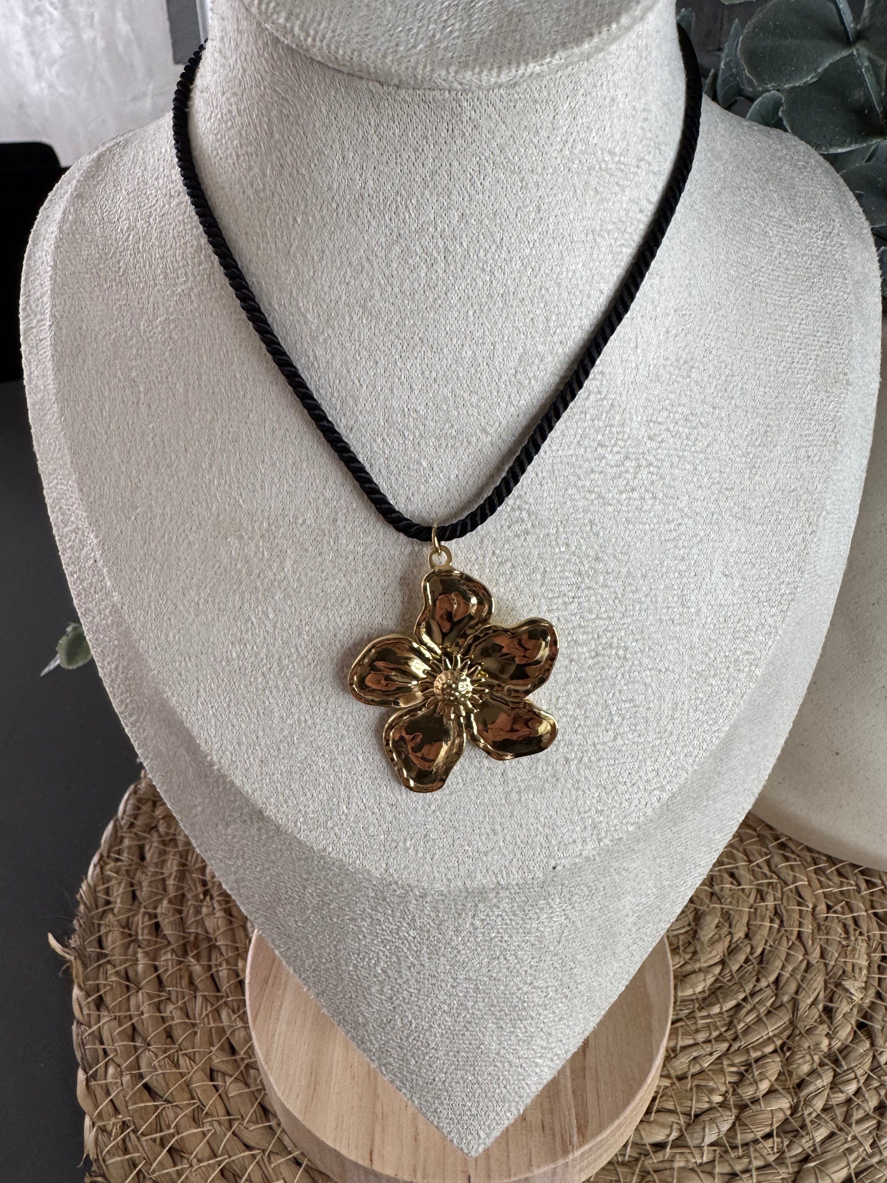 Collier Fleur doré