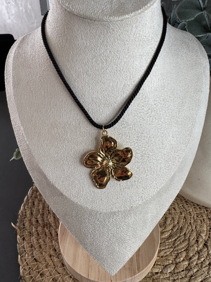 Collier Fleur doré